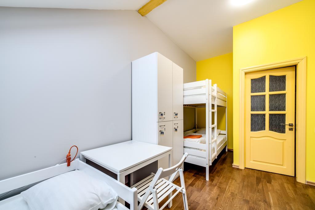 Park Plus Hostel Lviv Szoba fotó