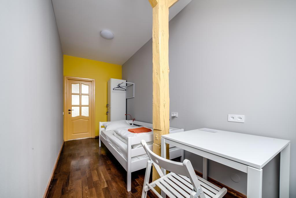 Park Plus Hostel Lviv Szoba fotó