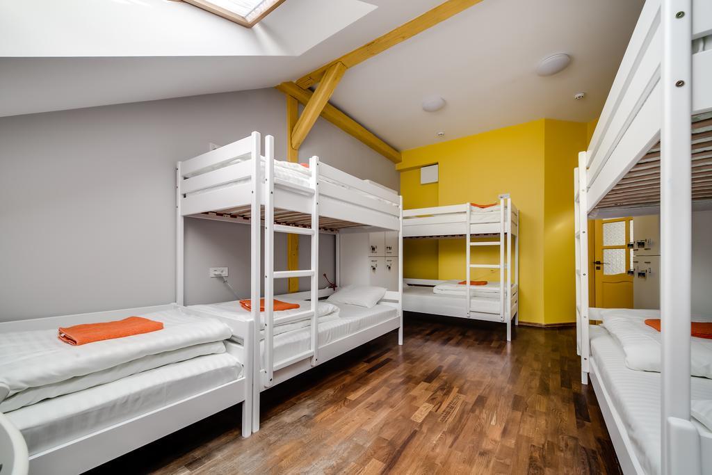 Park Plus Hostel Lviv Szoba fotó